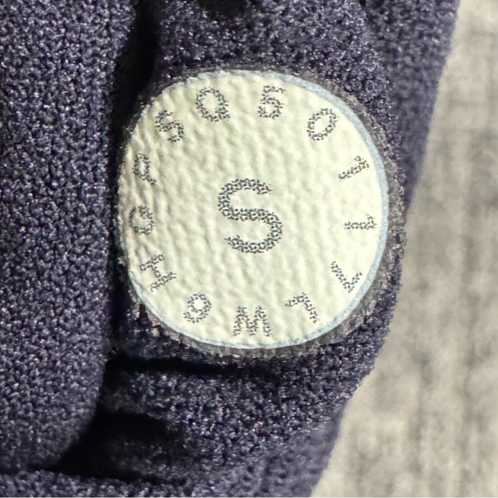 Lululemon Reveal Crop Leggings - Picture 11 of 16